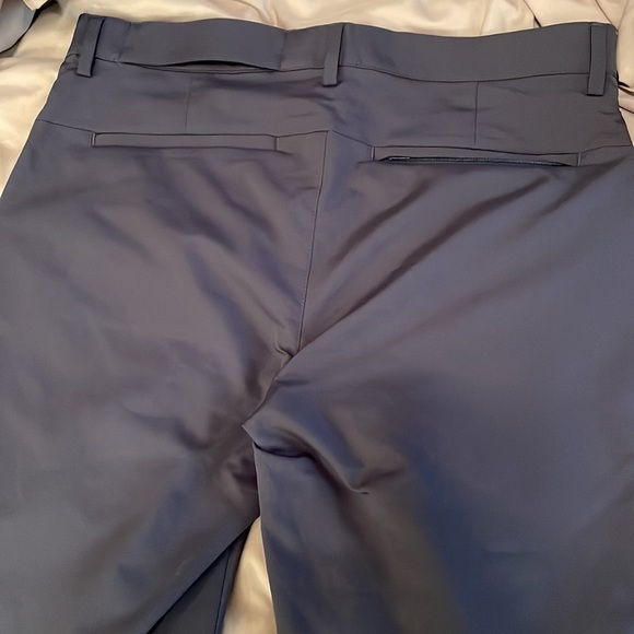 Banana Republic Men’s Aiden Slim Fit Tech Pants size 31x30 - Picture 3 of 6